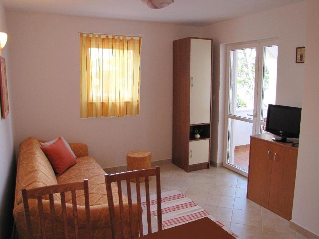 Apartments Villa La Riva - Seafront Accommodation Сутиван Экстерьер фото
