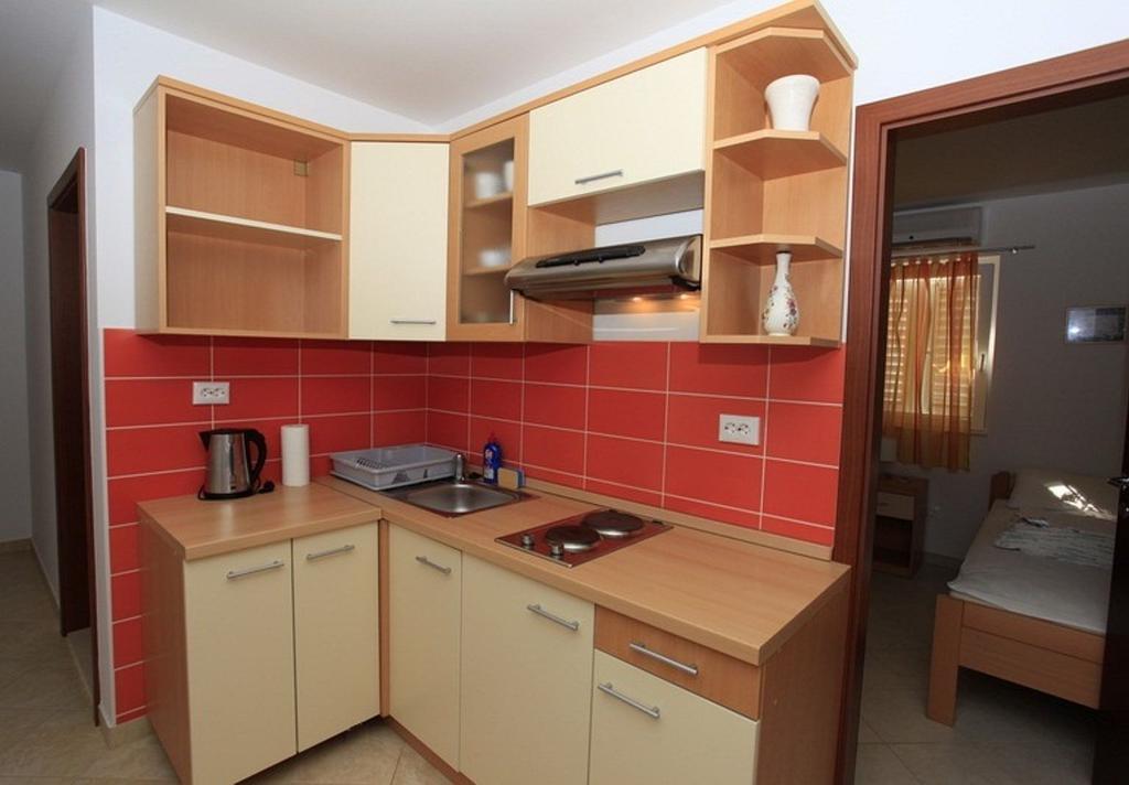 Apartments Villa La Riva - Seafront Accommodation Сутиван Номер фото